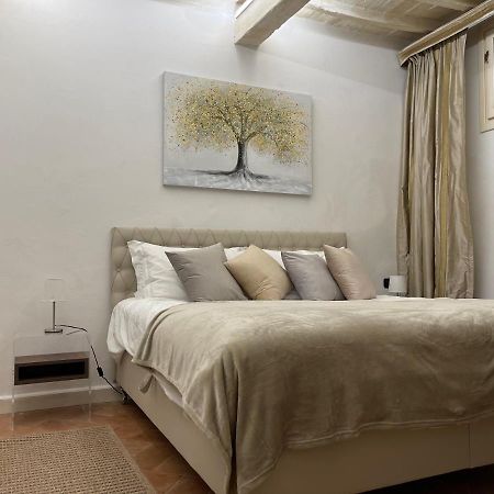 Unique And Antique Apartment Флоренция Экстерьер фото
