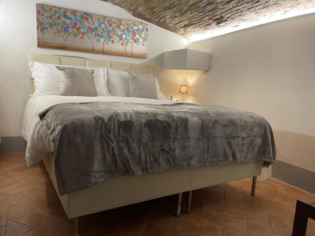 Unique And Antique Apartment Флоренция Экстерьер фото
