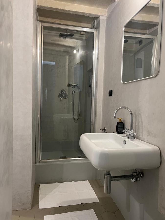 Unique And Antique Apartment Флоренция Экстерьер фото