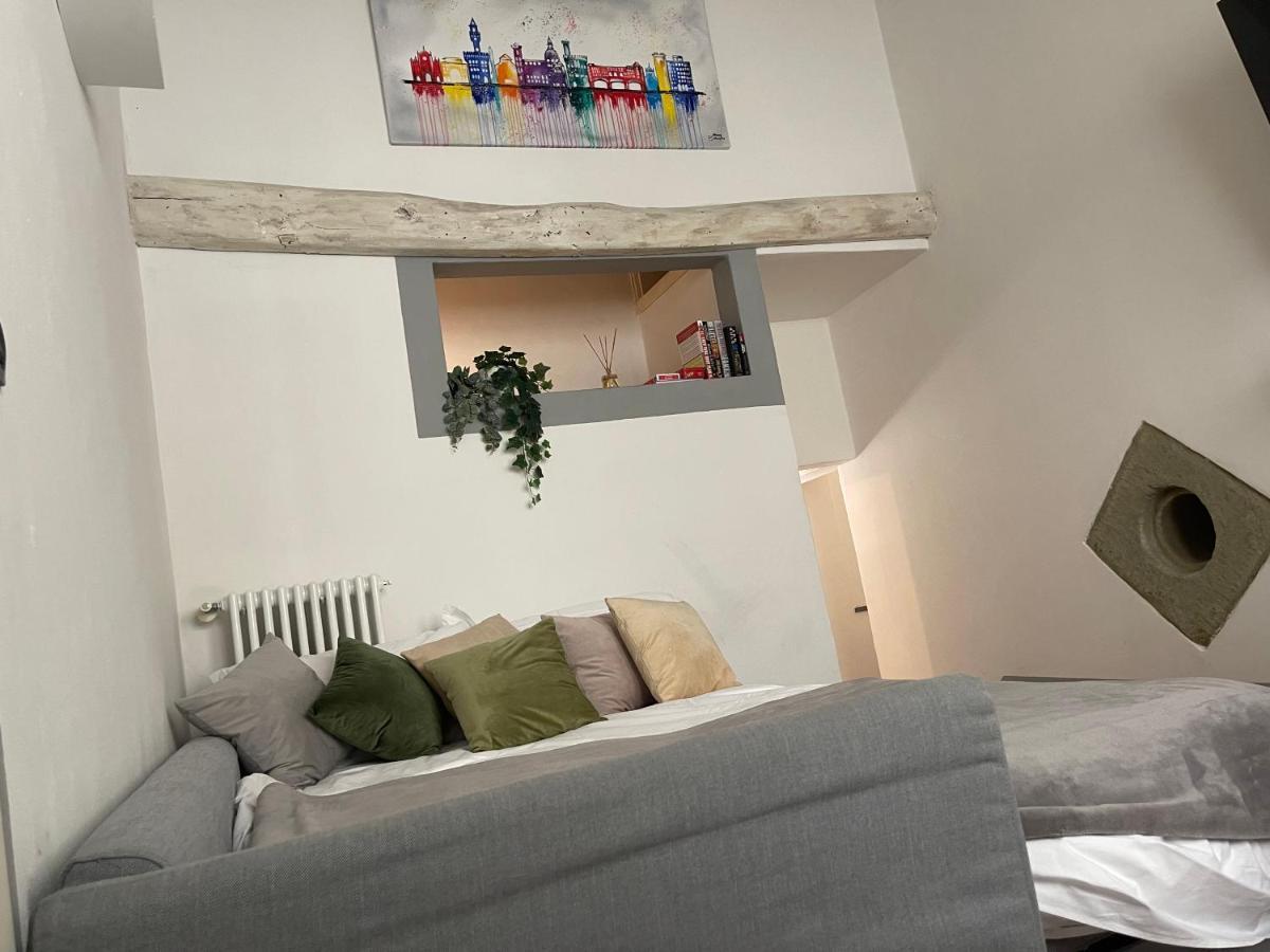 Unique And Antique Apartment Флоренция Экстерьер фото