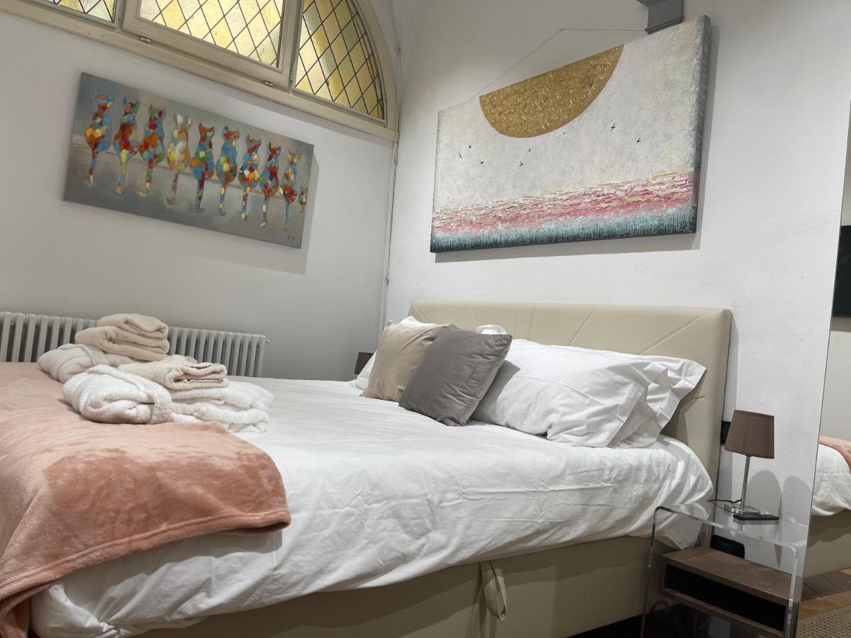 Unique And Antique Apartment Флоренция Экстерьер фото